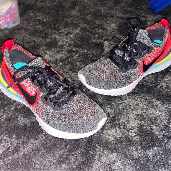 Nike Epic React Shoes Kids 4Y (Equivalent to what in women’s size 6/5 1/2) - Picture 5 of 7
